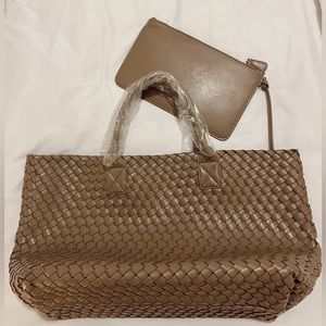 Elegant Tan Woven Tote Bag Set